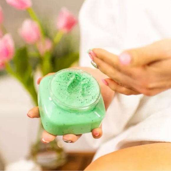 Nectar Bath Treats
CACTUS BLOSSOM Sugar Scrub - Picture 10 of 15